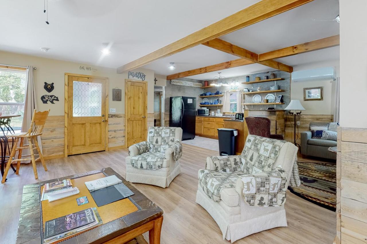 Bear Caves At Black Bear Cottages 세비어빌 외부 사진